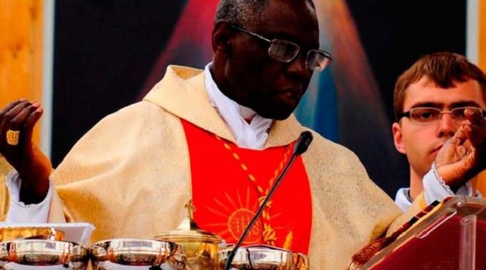Cardeal Sarah adverte risco de reduzir a Missa “a bons sentimentos”