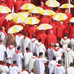 Papa elenca palavras essenciais à vida do apóstolo e entrega palio a arcebispos
