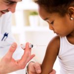 Doenças erradicadas voltam a assustar; veja desafios da vacinação