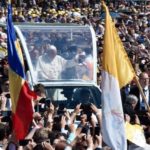 A alegria do povo pela visita do Papa à Romênia