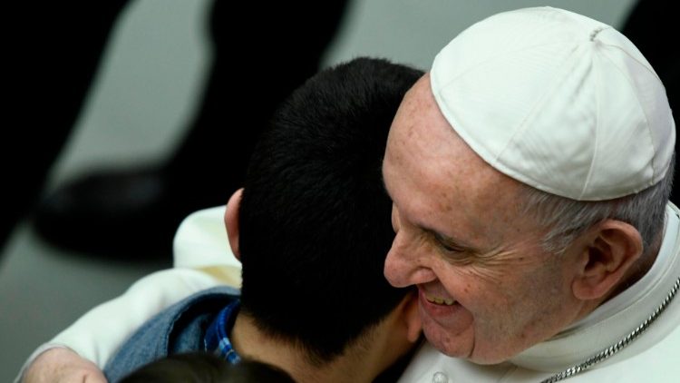 Papa a jovens do Paraguai: abracem Jesus e sejam amigos