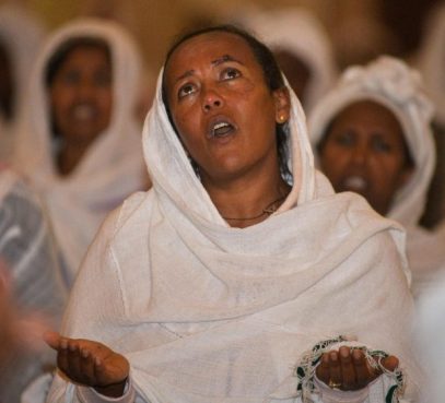 Papa reza com fiéis por vítimas da violência na Etiópia