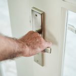 O que está fechando a porta da nossa fé?